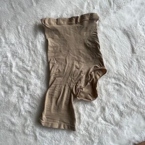 Seamless sculpt solution short/left leg exposed